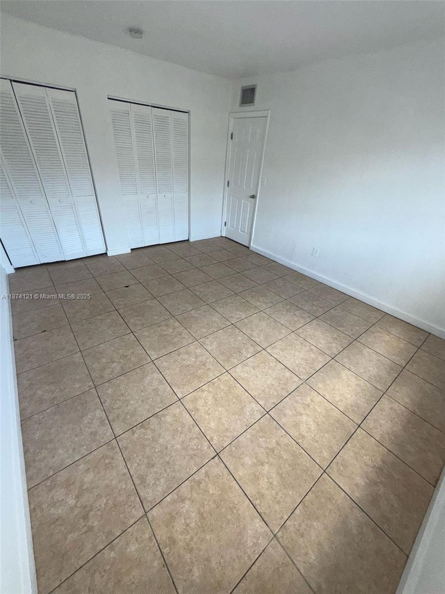 THE WHITE HOUSE CONDO - Residential