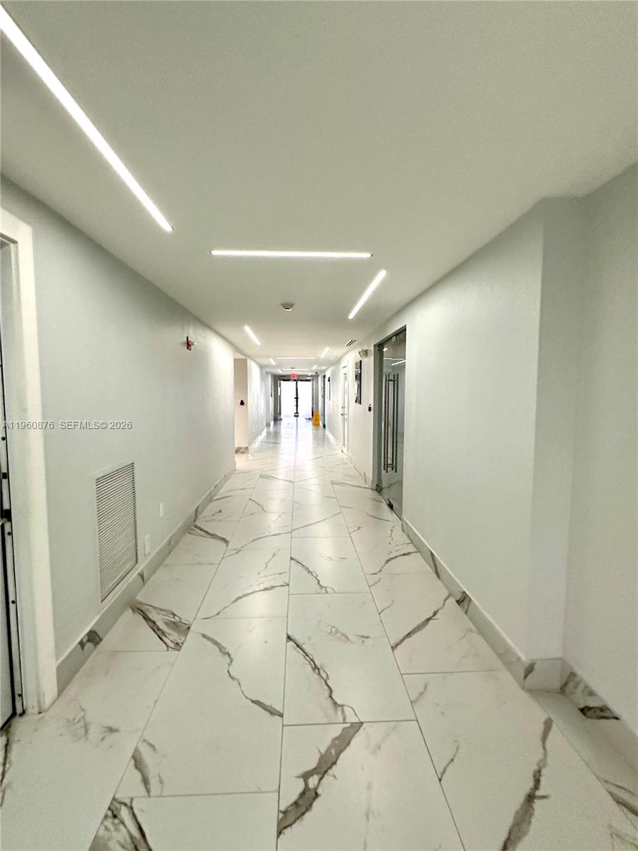 LA MER ESTATES SOUTH COND - Residential