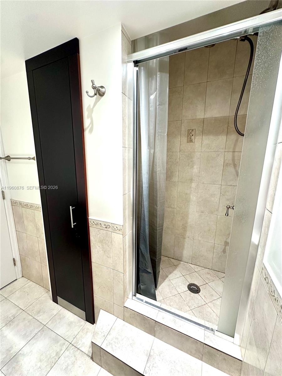 LA MER ESTATES SOUTH COND - Residential