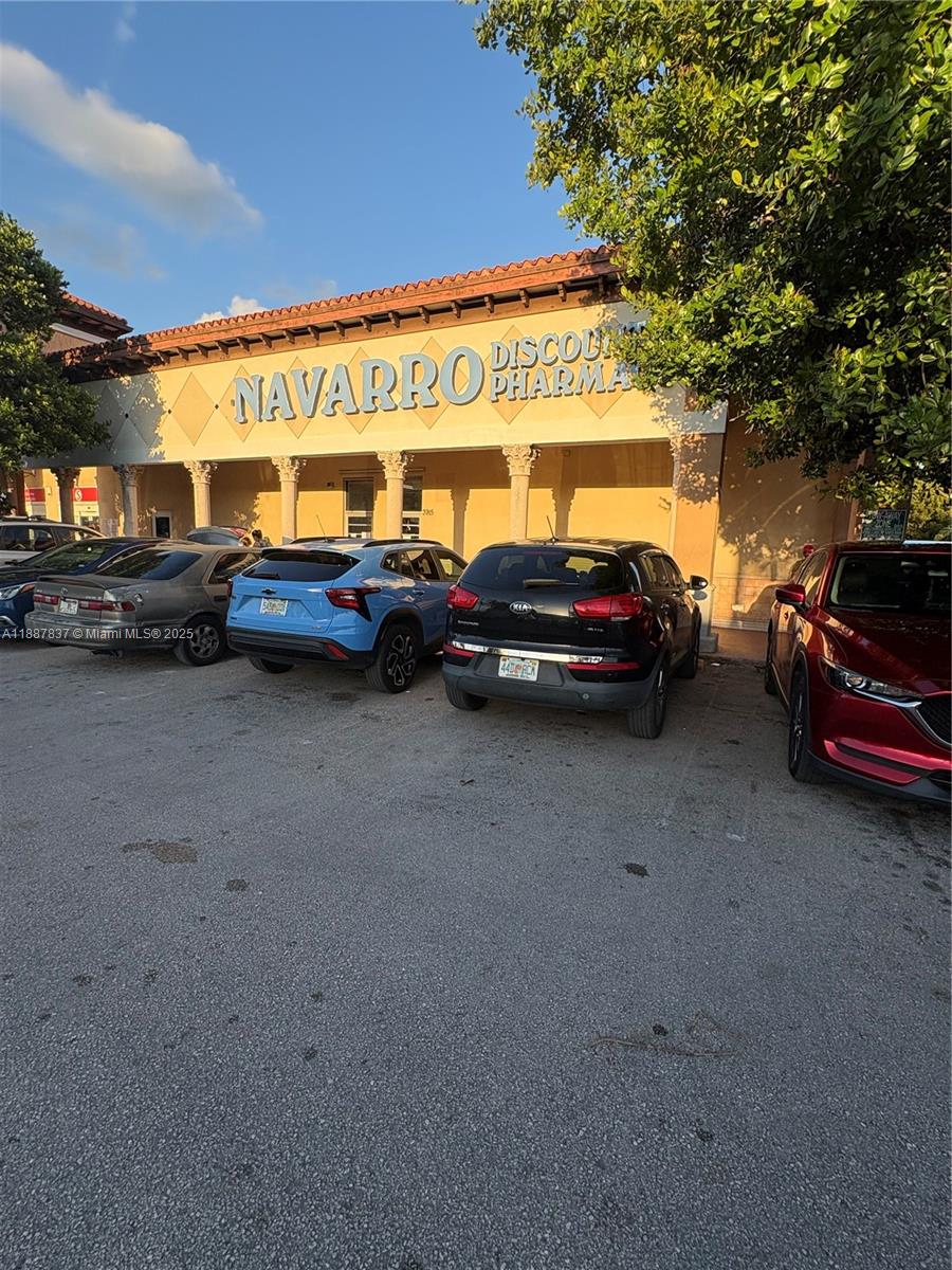 EL JARDIN DE HIALEAH COND - Residential
