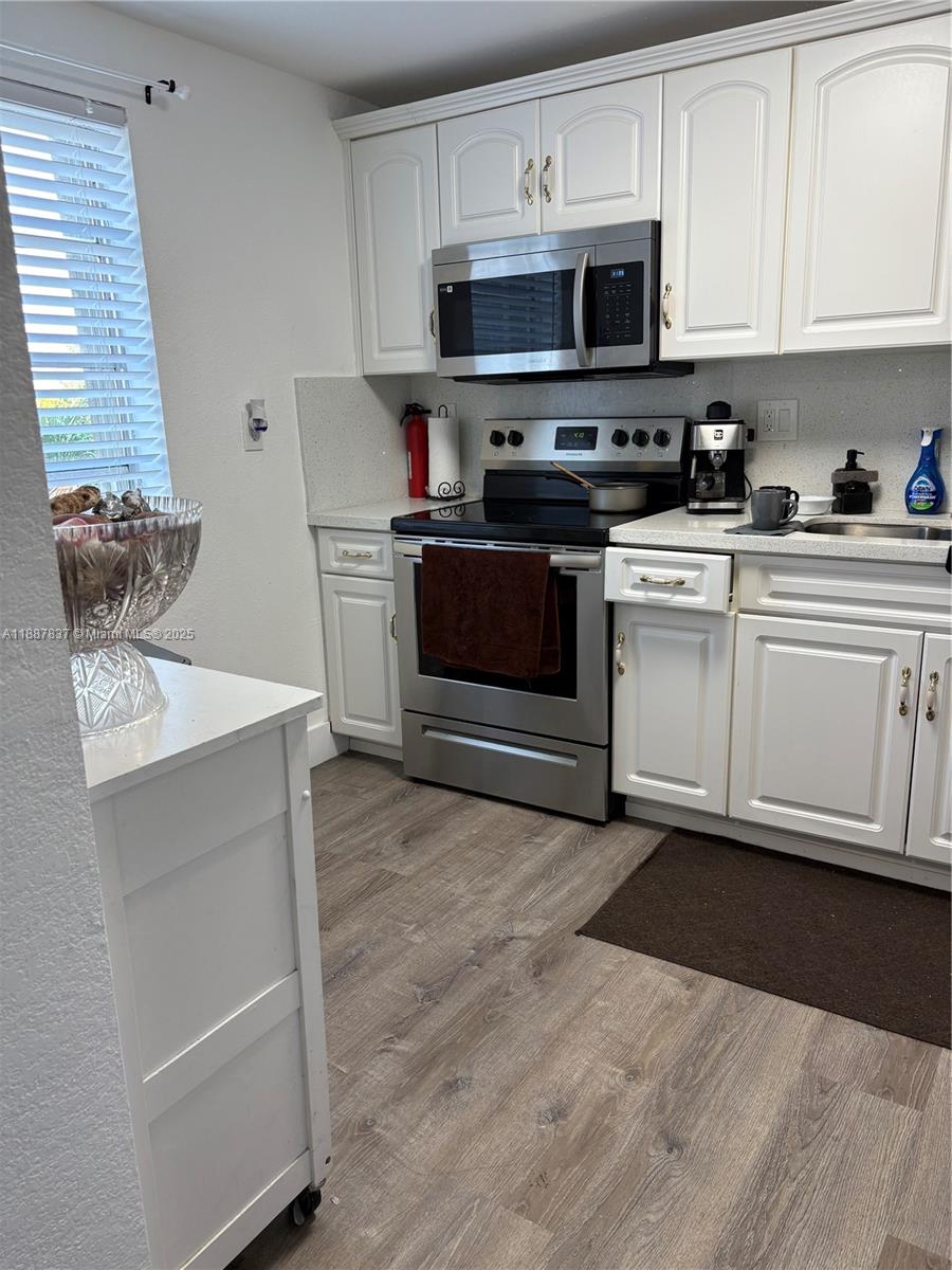 EL JARDIN DE HIALEAH COND - Residential