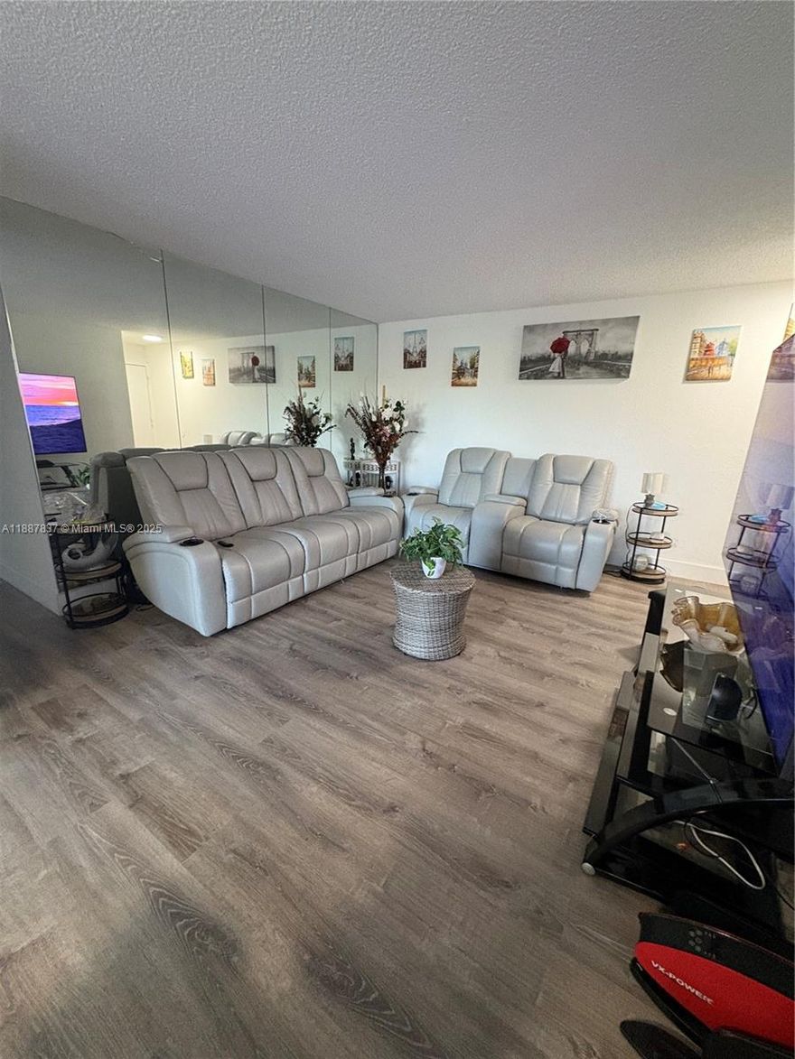 Welcome to this beautifully remodeled 2-bedroom, 2-bathroom apartment, perfectly situated in the vibrant heart of Hialeah. Featuring modern finishes and spacious living areas, this home offers the ideal blend of comfort, style, and convenience in a prime location.
Step outside onto your charming private balcony, where you can soak in stunning views and enjoy the warm Florida weather year-round.
As part of a desirable condominium community, residents have access to a wealth of exceptional amenities, including a sparkling swimming pool, tennis courts, a dedicated ping-pong area, and a fully equipped fitness center—ensuring there’s something for everyone. Whether you’re seeking an active lifestyle or a peaceful retreat, this community has it all.