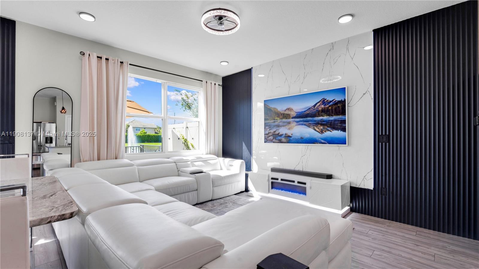 SOMERSET PLAZA - Residential