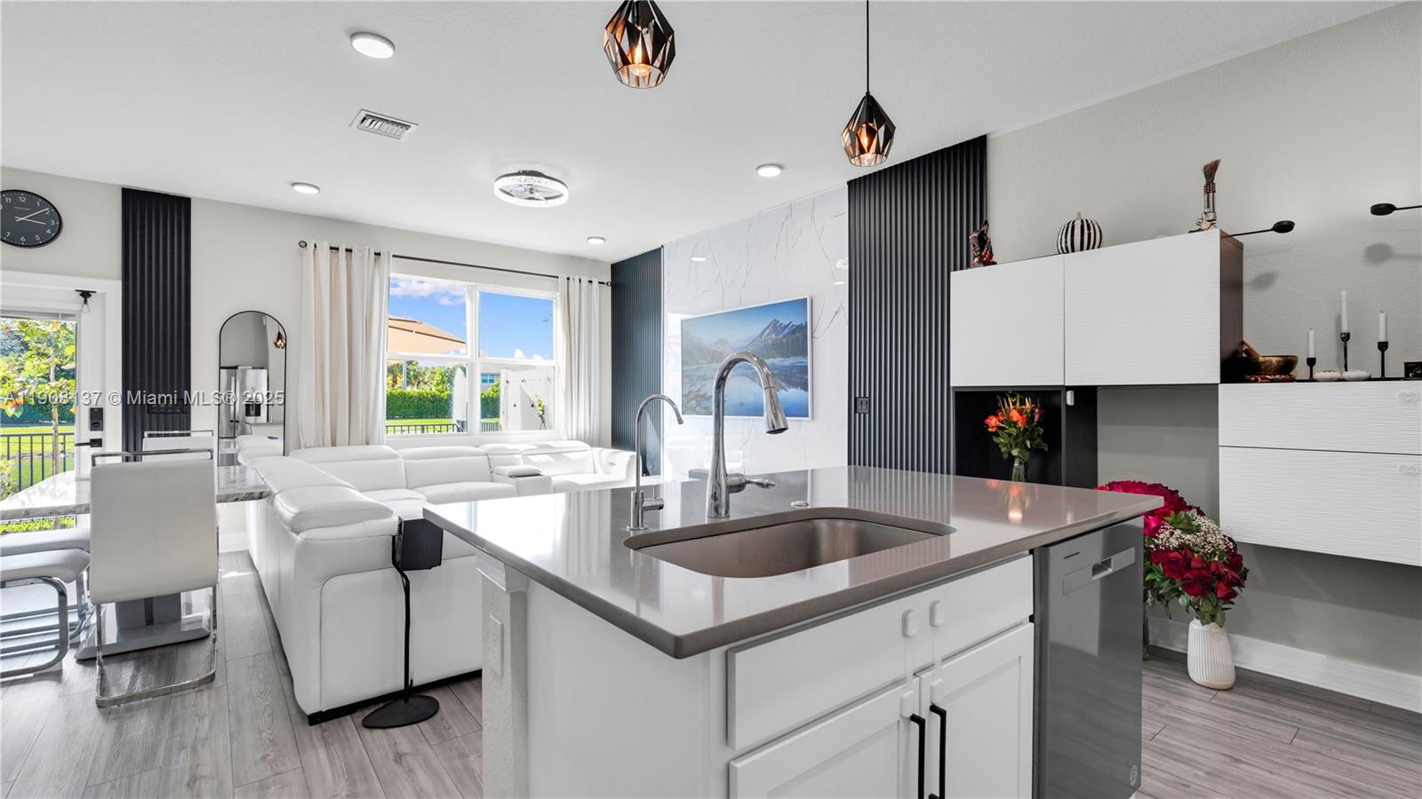 SOMERSET PLAZA - Residential