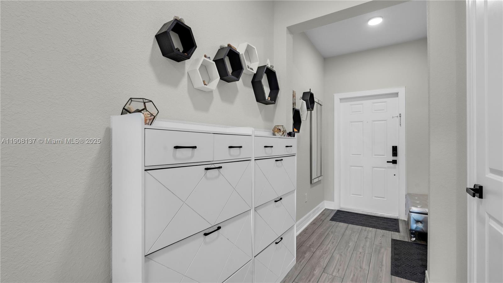 SOMERSET PLAZA - Residential