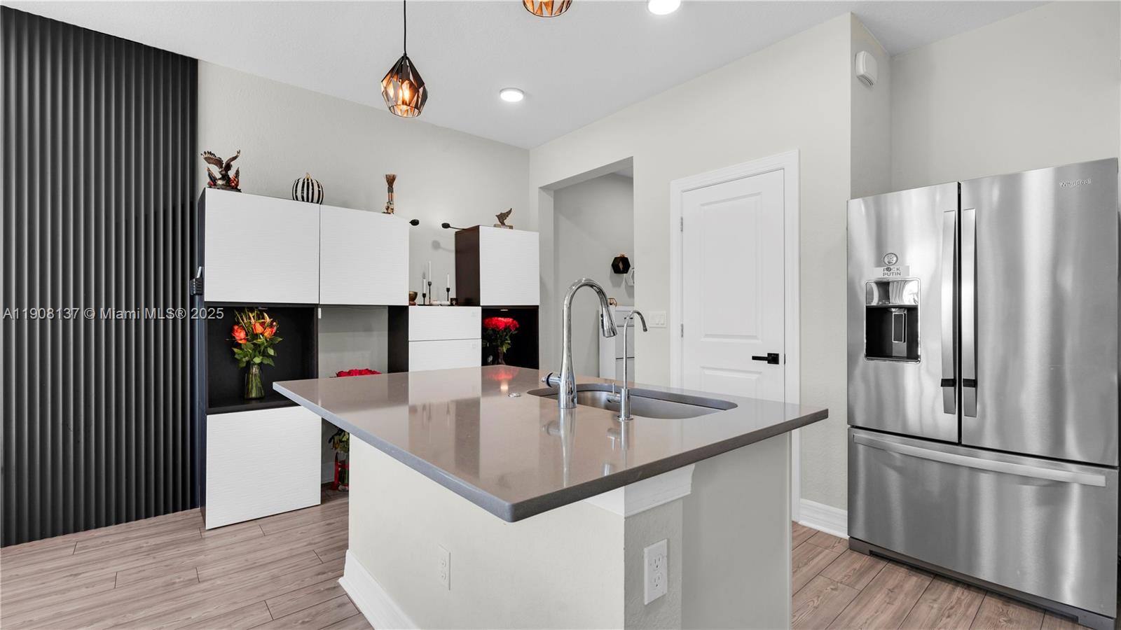 SOMERSET PLAZA - Residential