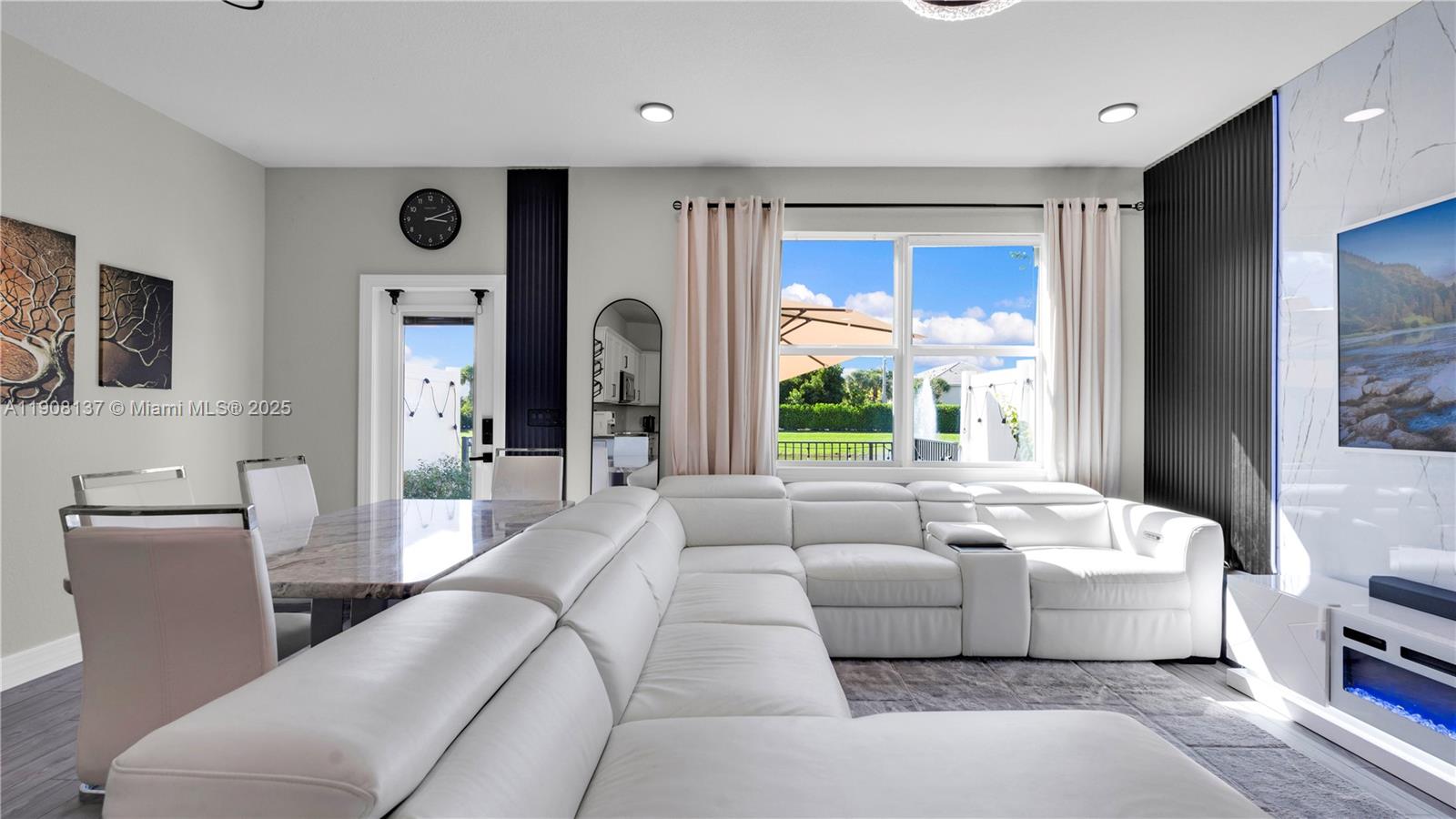 SOMERSET PLAZA - Residential