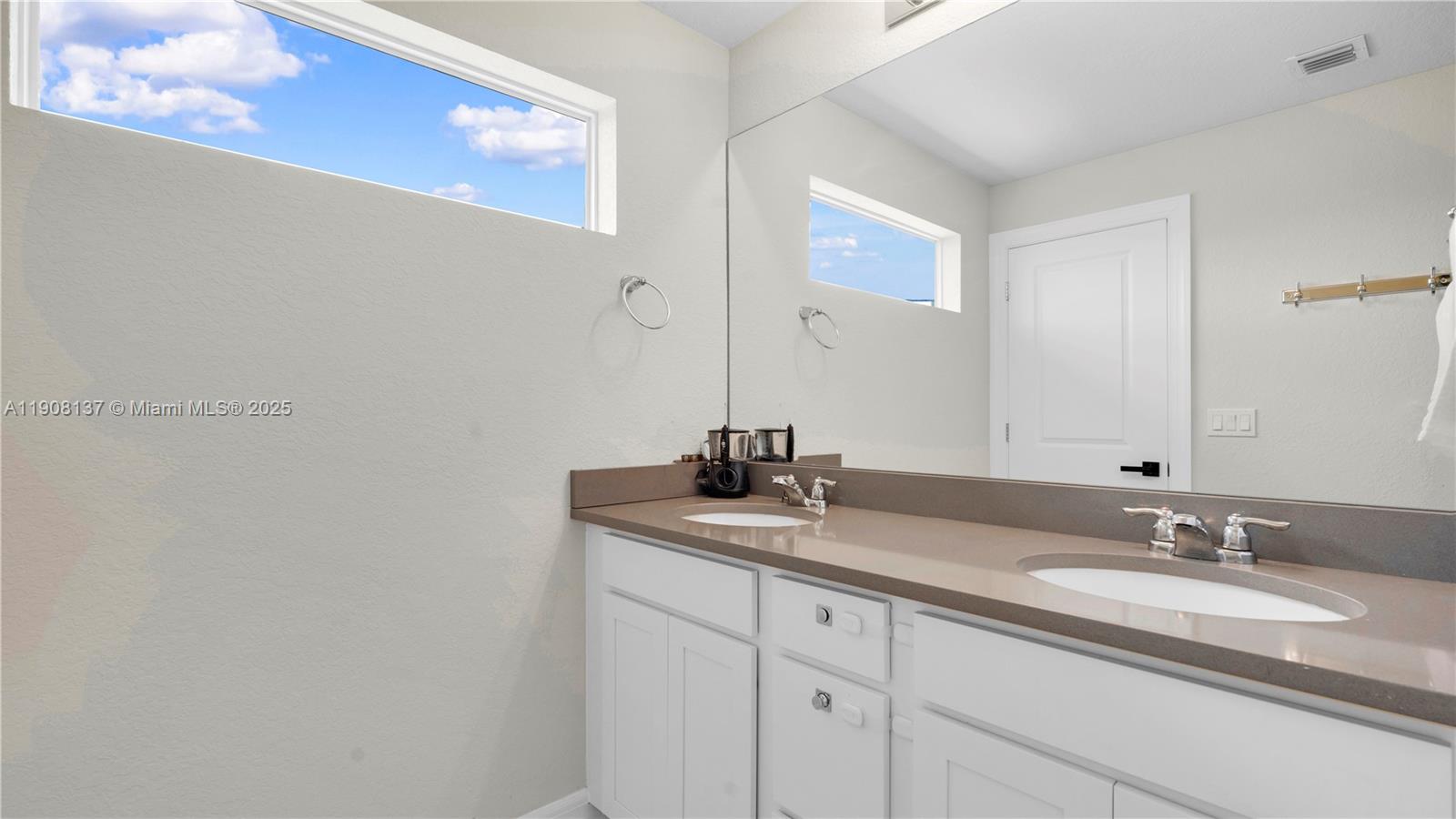 SOMERSET PLAZA - Residential