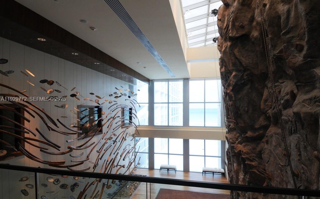 6801 Collins Ave 309