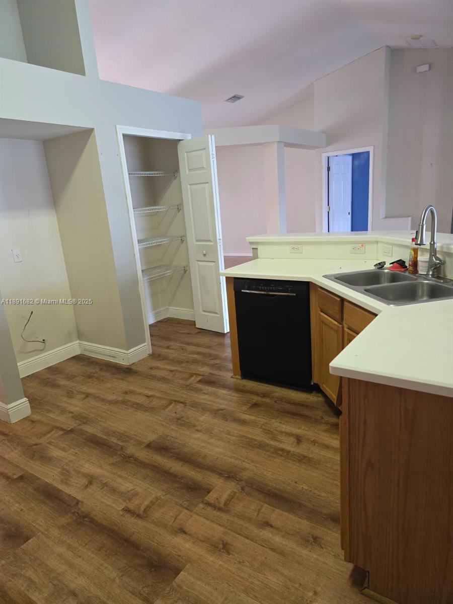 PORT ST LUCIE SECTION 8 - Residential