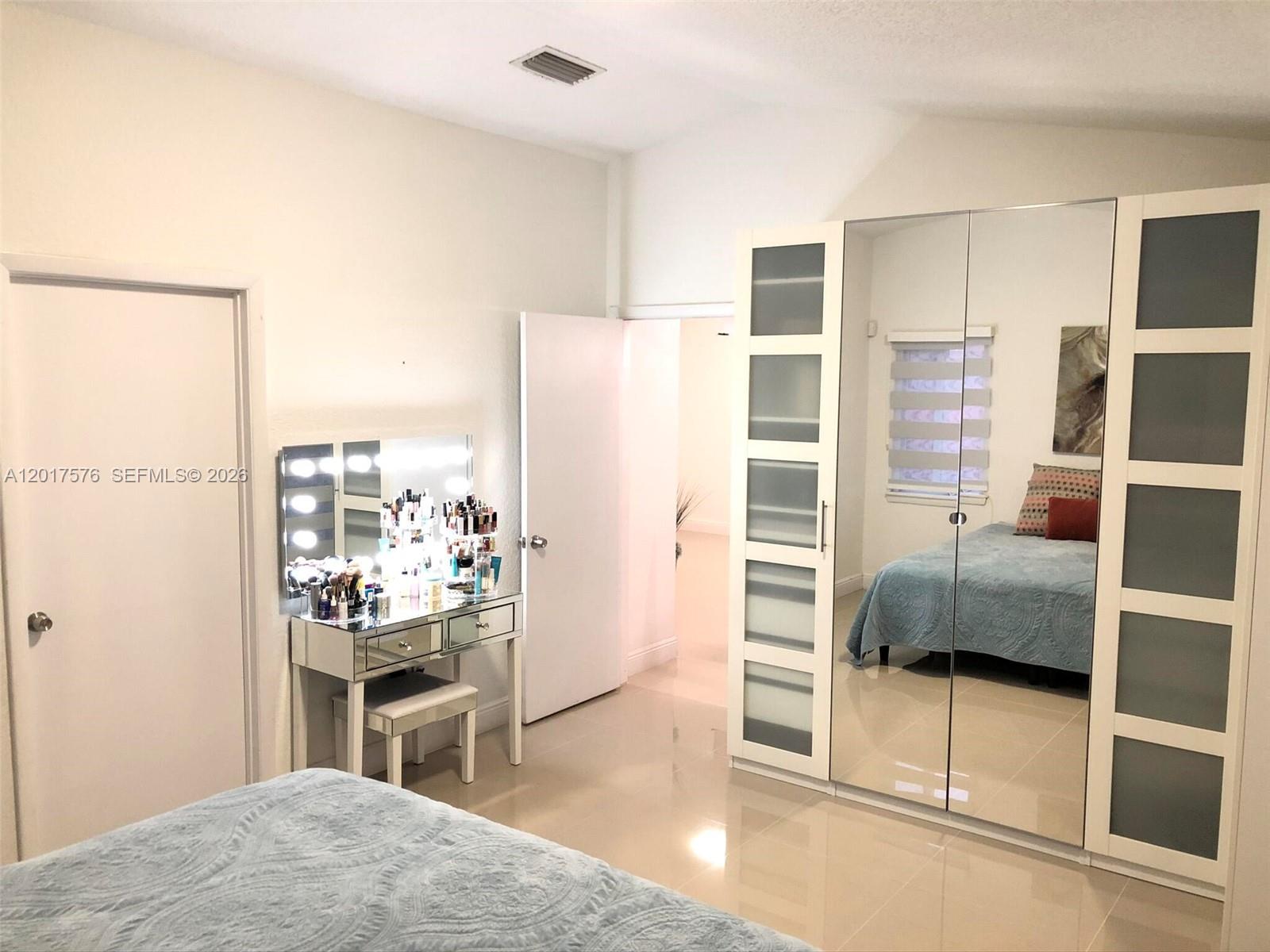 WEITZER SHAUNA MEADOWS SE - Residential
