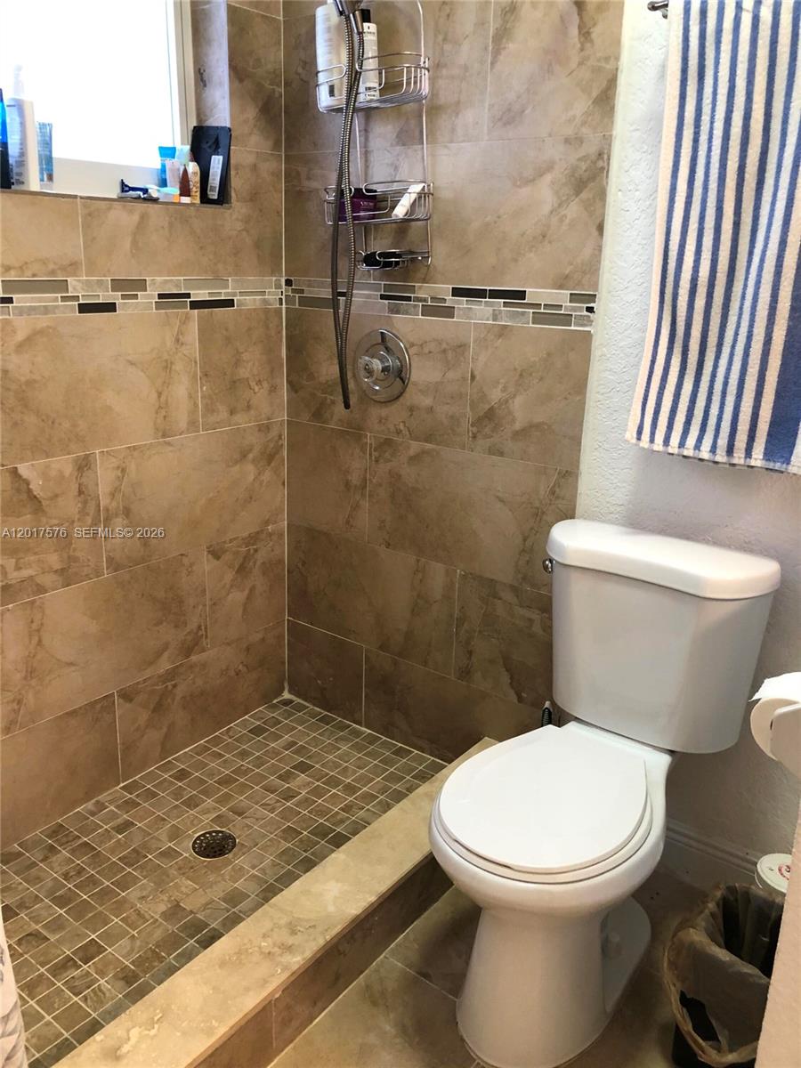 WEITZER SHAUNA MEADOWS SE - Residential