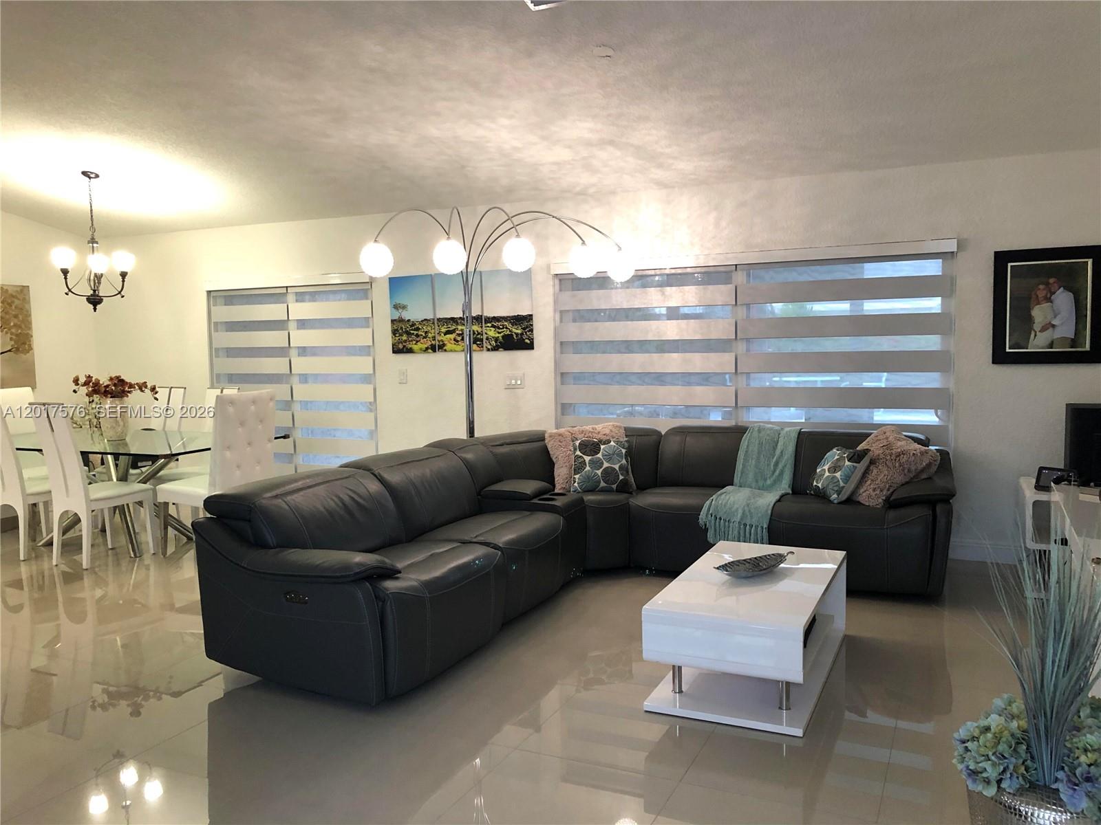 WEITZER SHAUNA MEADOWS SE - Residential