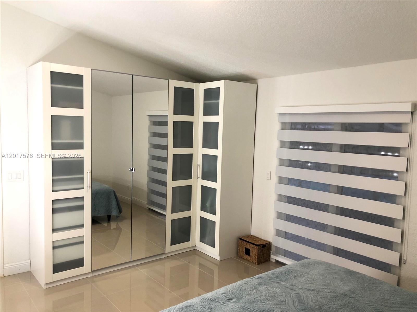 WEITZER SHAUNA MEADOWS SE - Residential