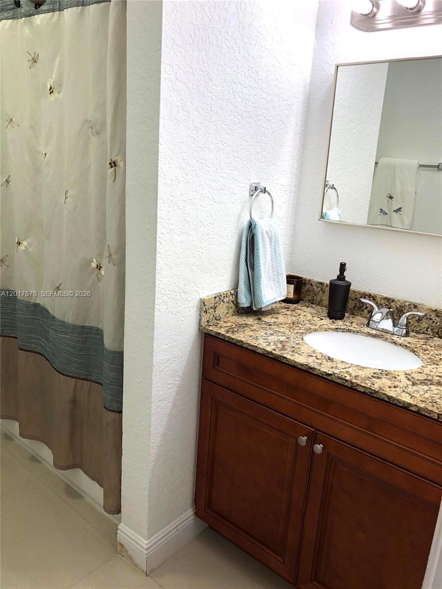 WEITZER SHAUNA MEADOWS SE - Residential