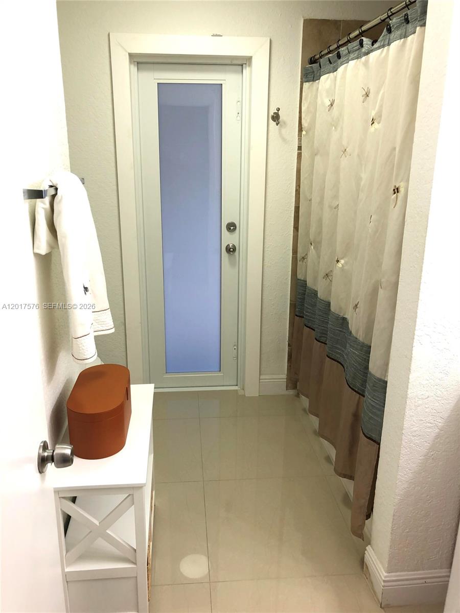 WEITZER SHAUNA MEADOWS SE - Residential