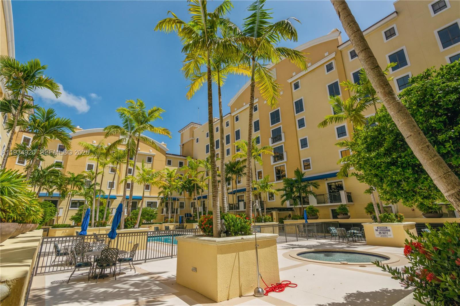 COLONNADE AT DADELAND SW - Residential