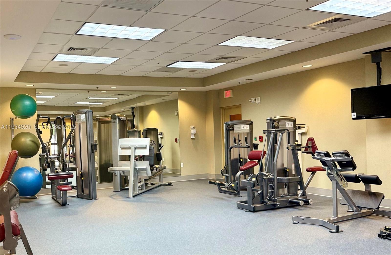 COLONNADE AT DADELAND SW - Residential