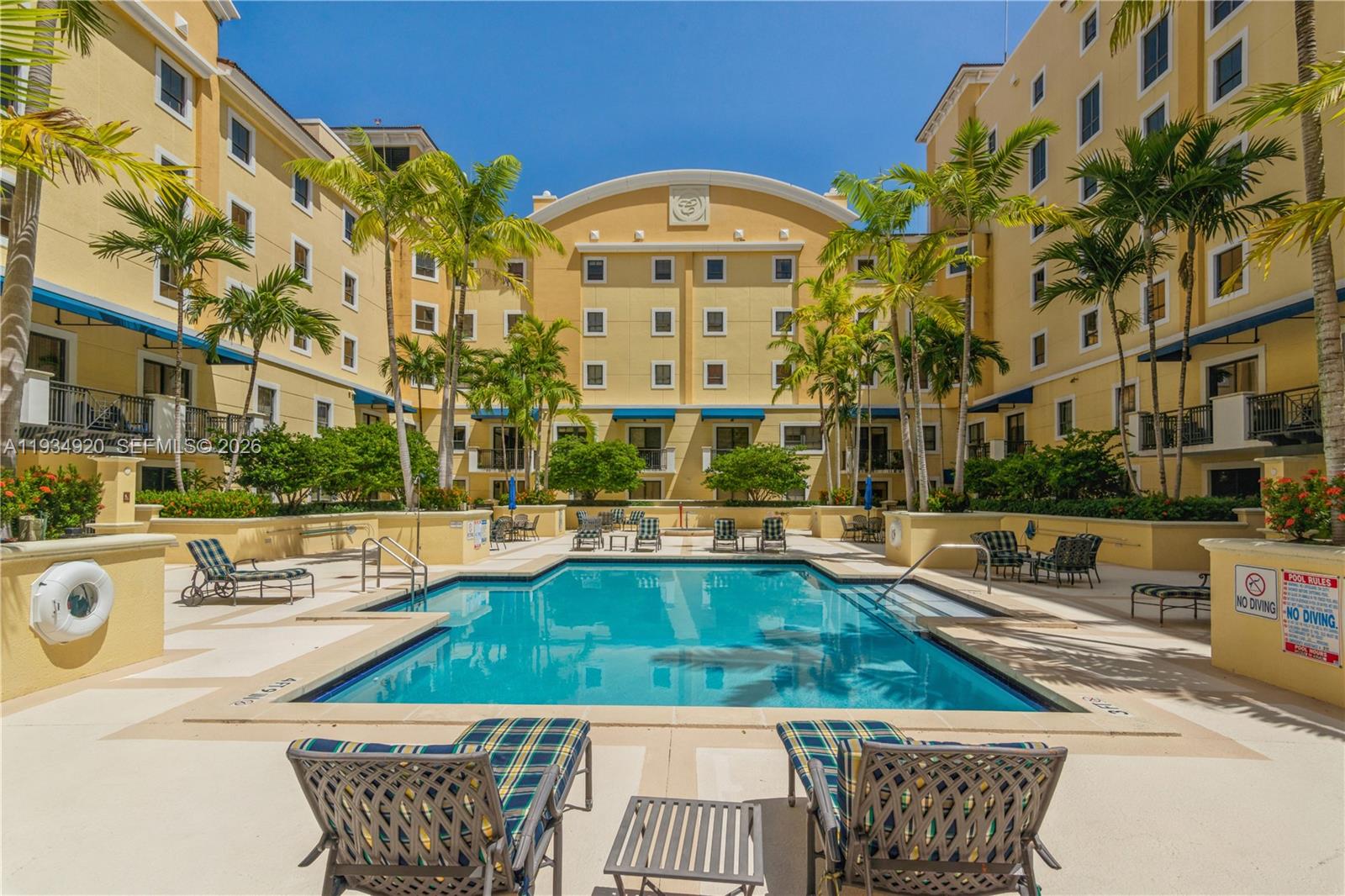 COLONNADE AT DADELAND SW - Residential