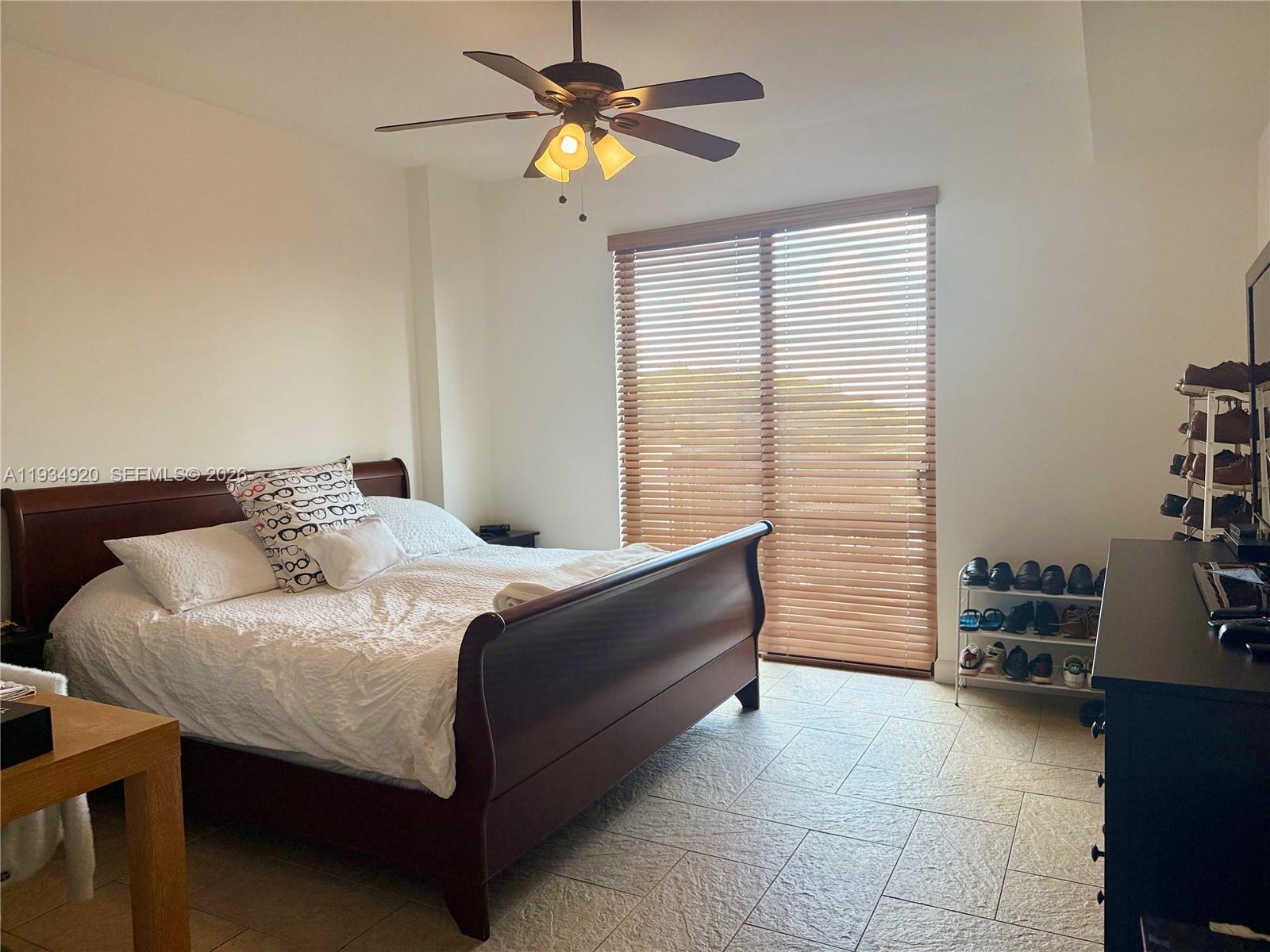 COLONNADE AT DADELAND SW - Residential