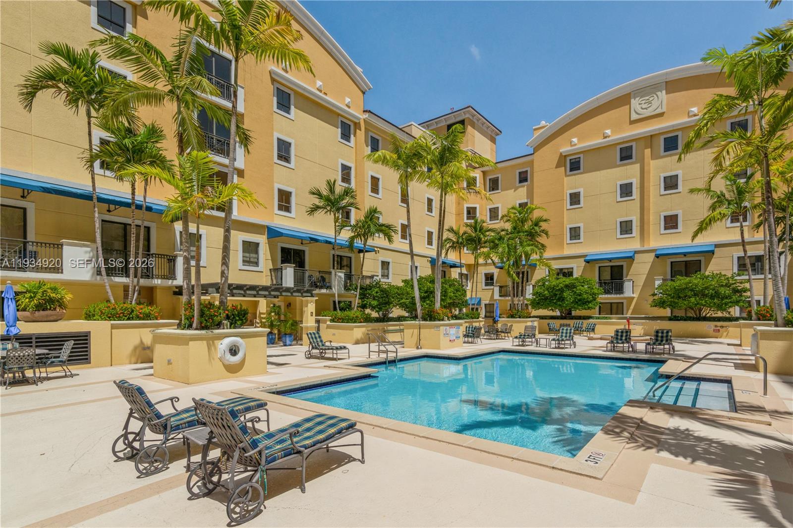 COLONNADE AT DADELAND SW - Residential