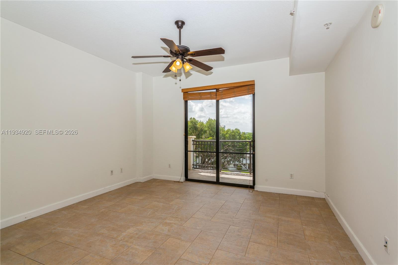 COLONNADE AT DADELAND SW - Residential