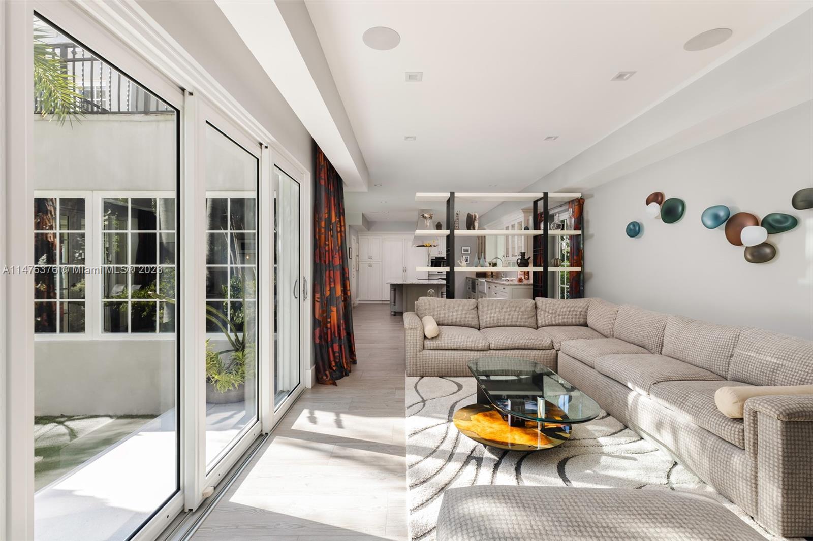 LEAFY WAY - Residential