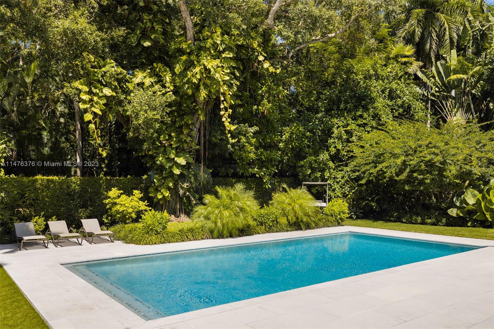 LEAFY WAY - Residential