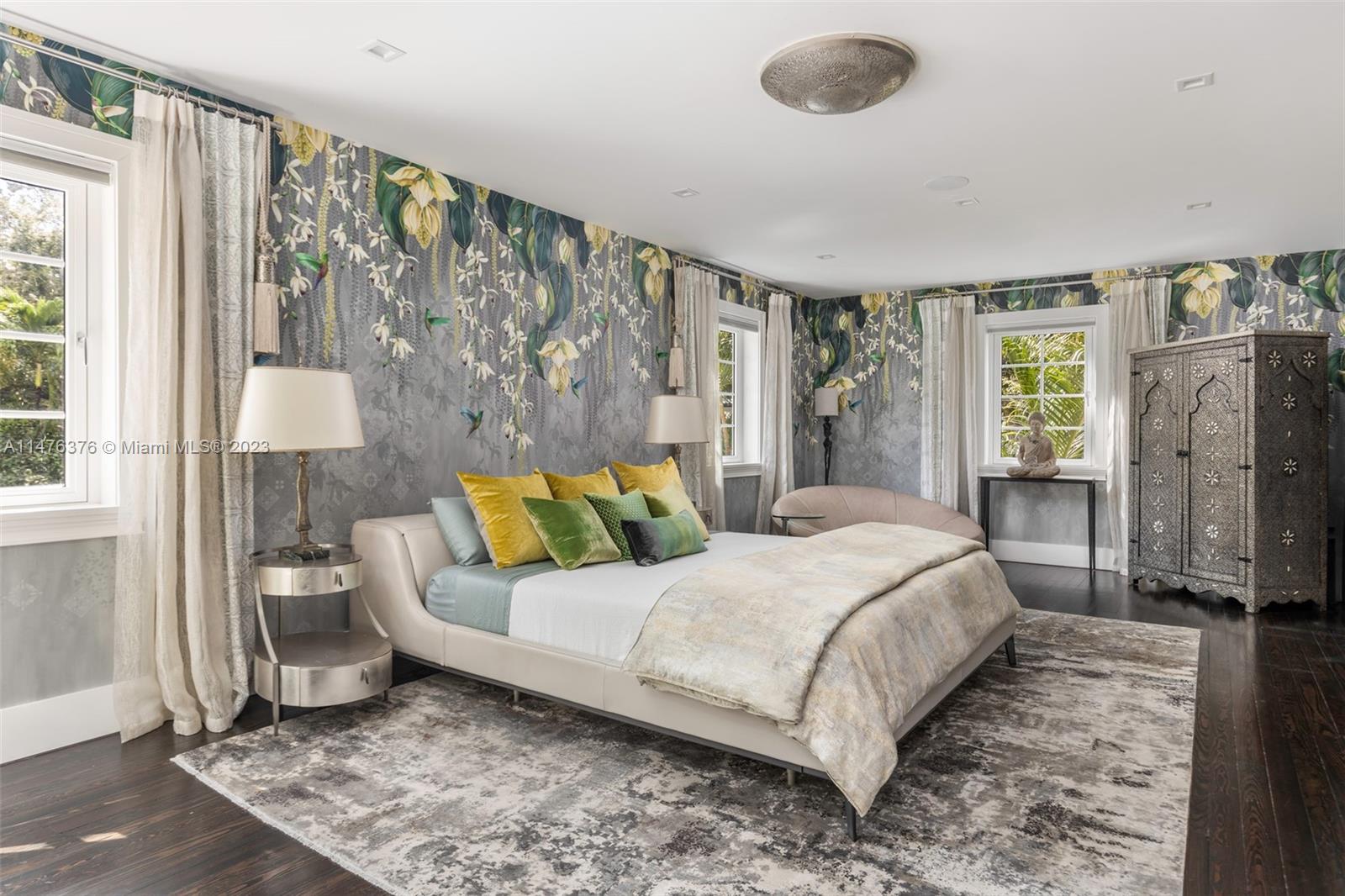 LEAFY WAY - Residential