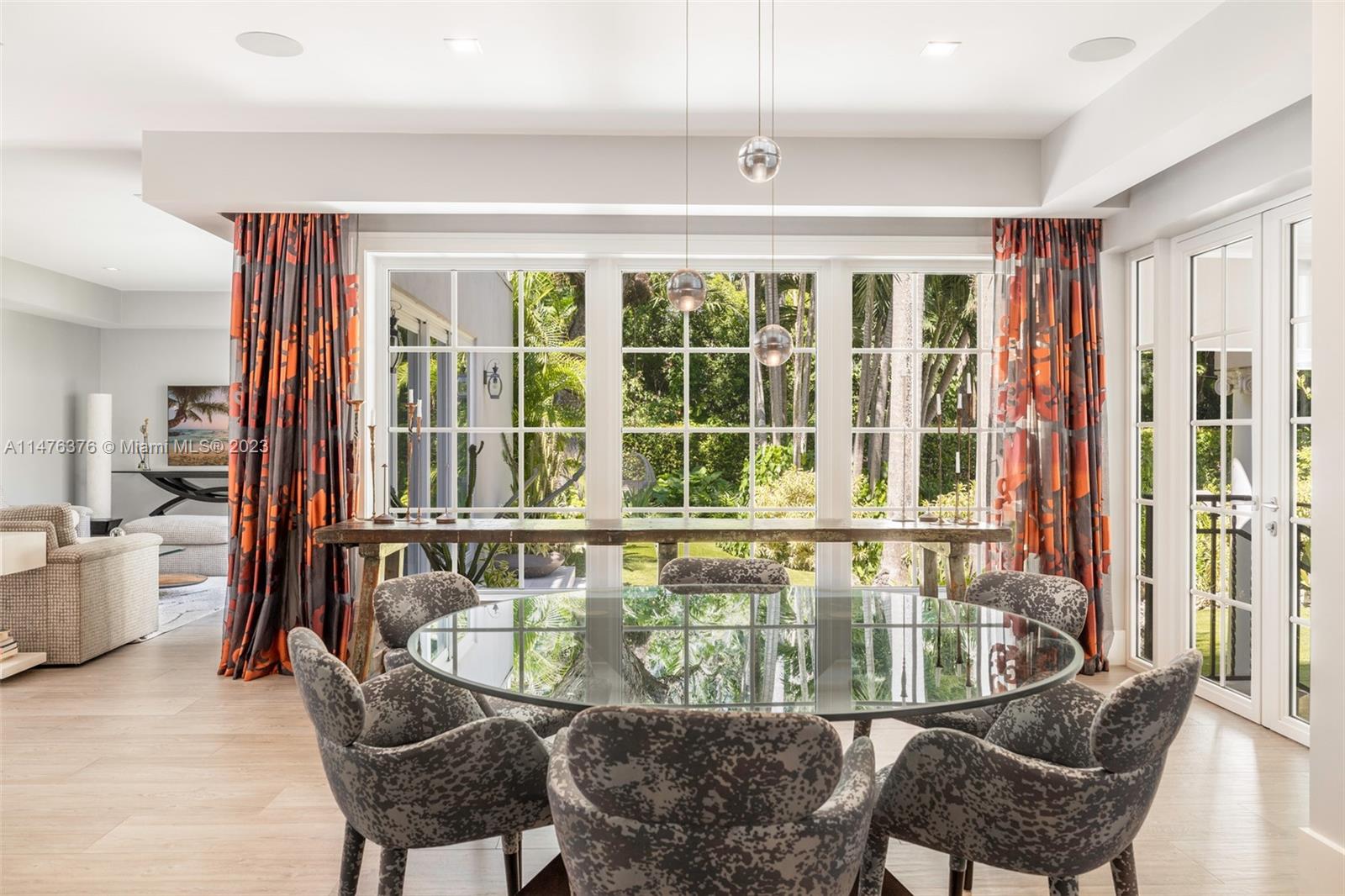 LEAFY WAY - Residential