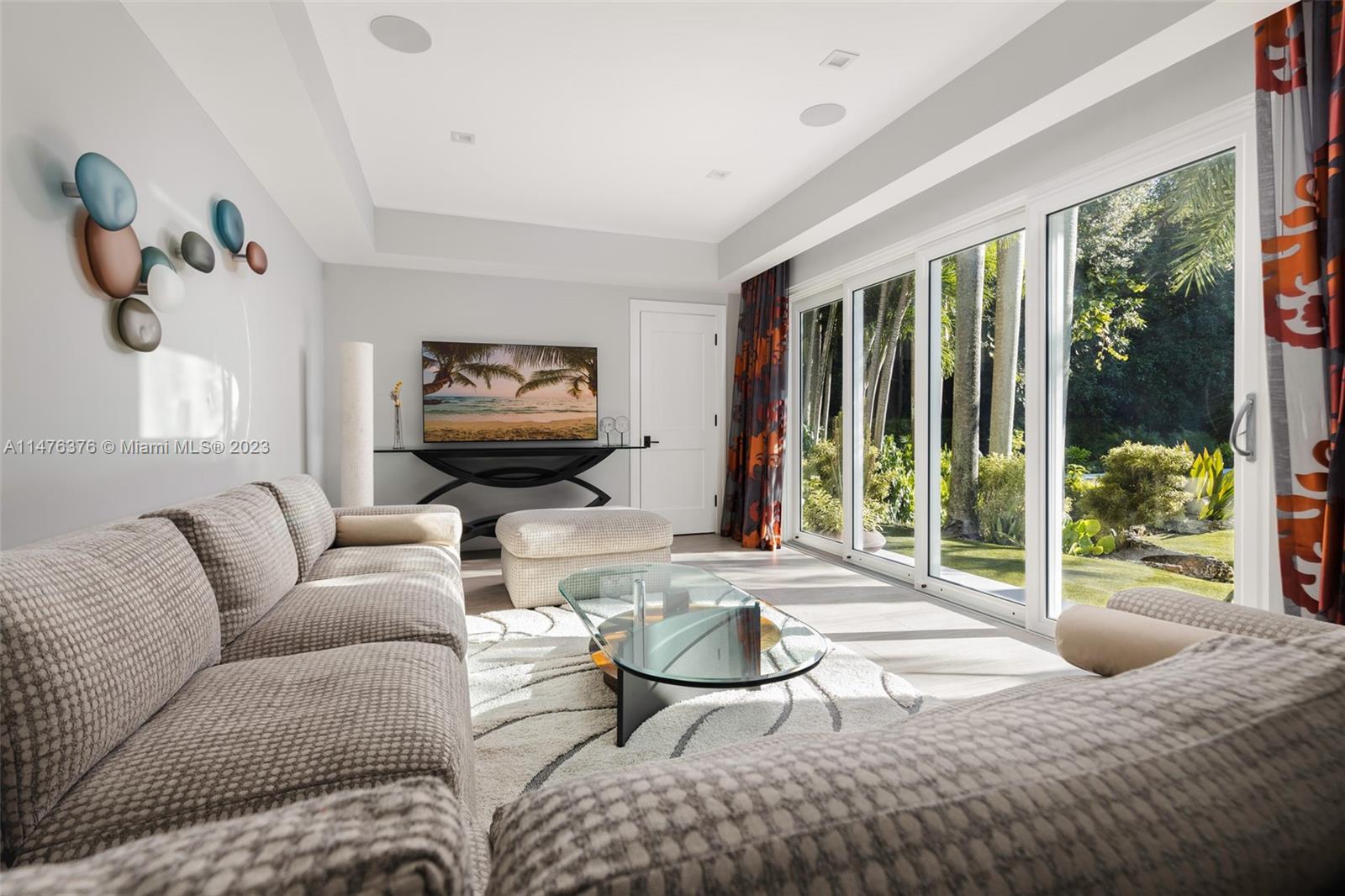 LEAFY WAY - Residential