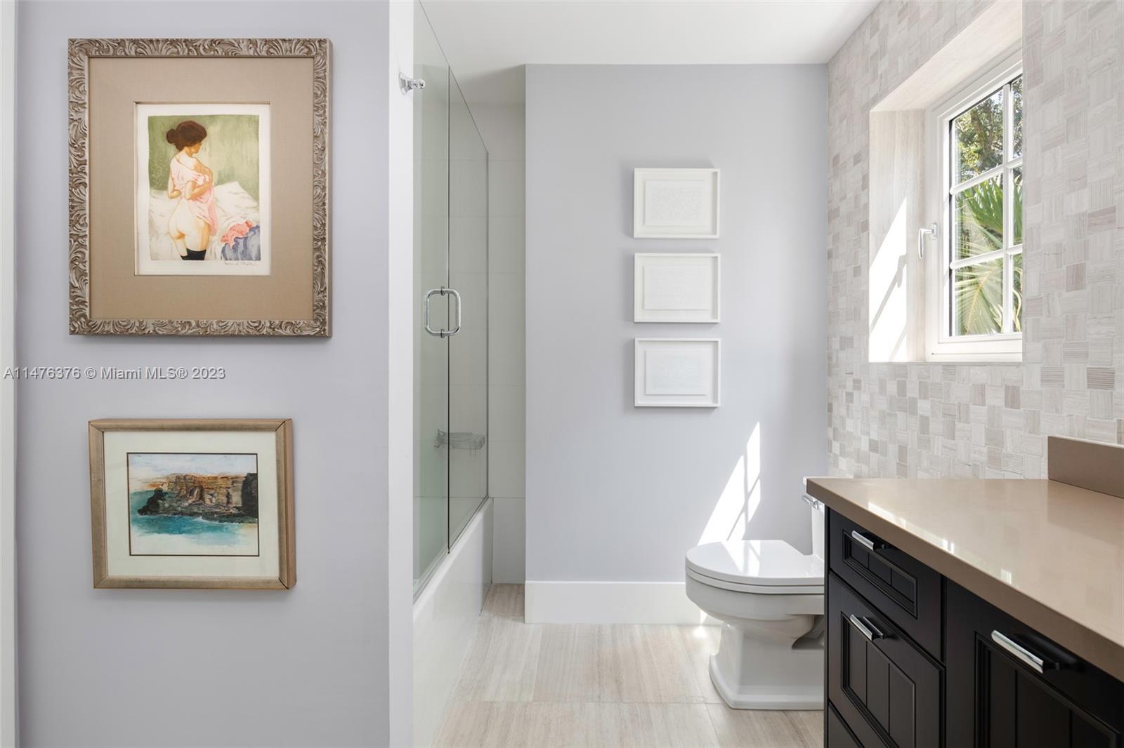 LEAFY WAY - Residential