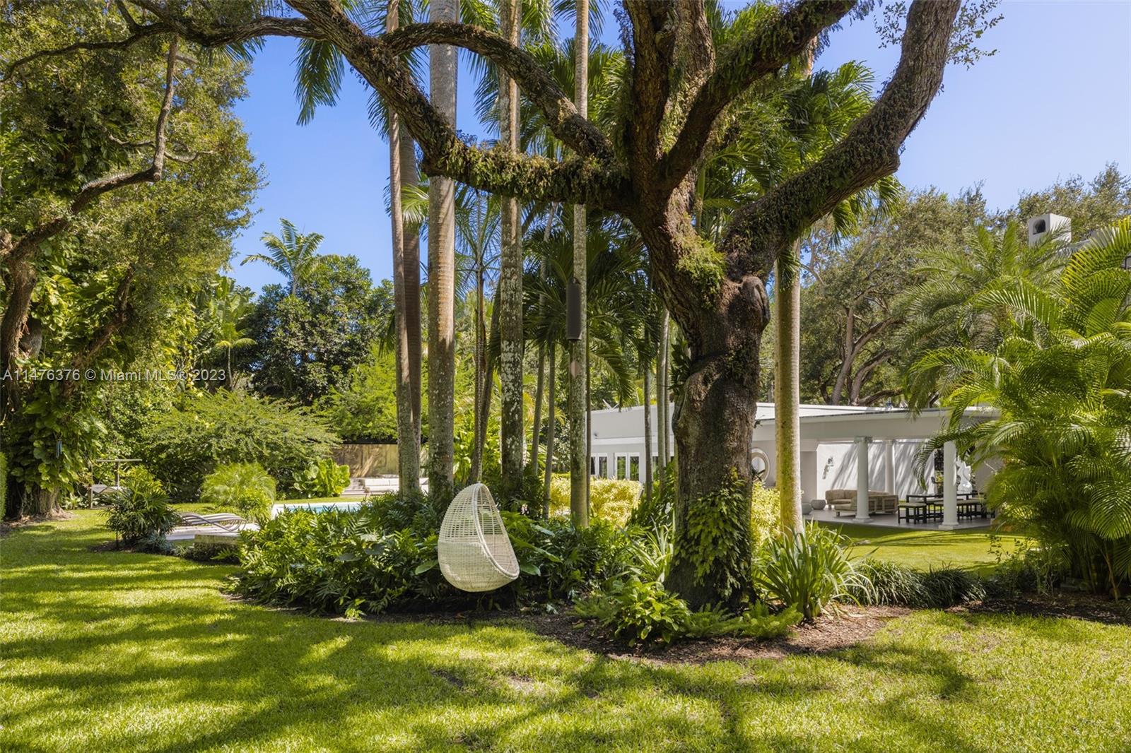 LEAFY WAY - Residential