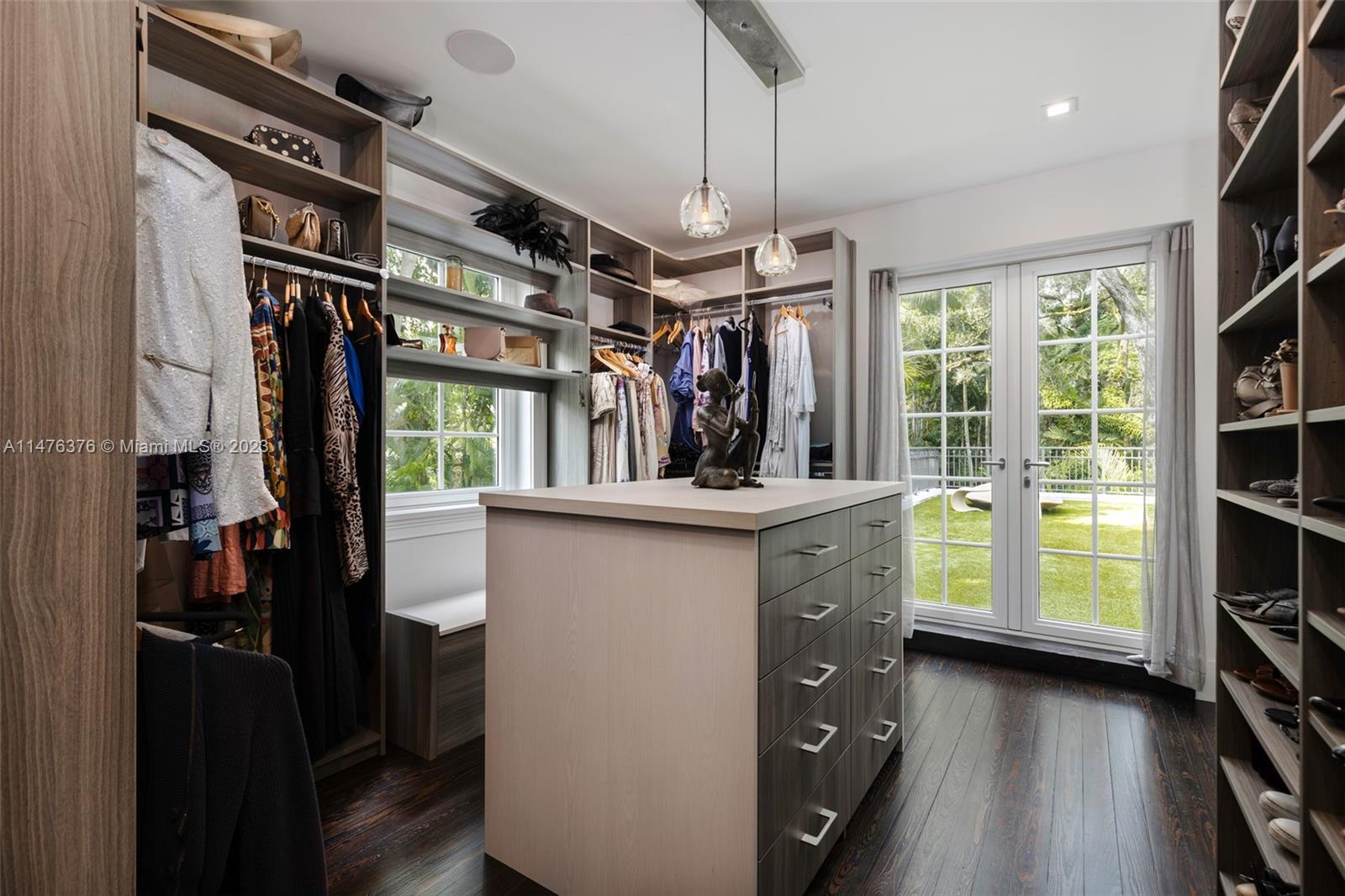 LEAFY WAY - Residential