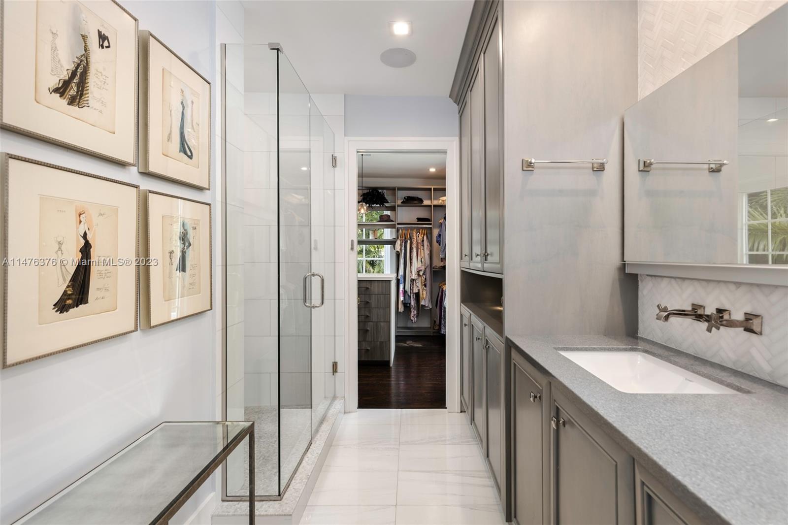 LEAFY WAY - Residential