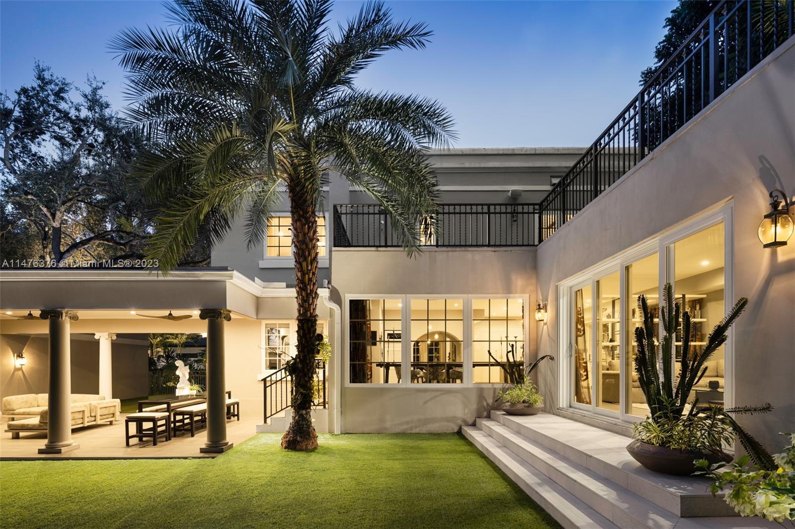 LEAFY WAY - Residential