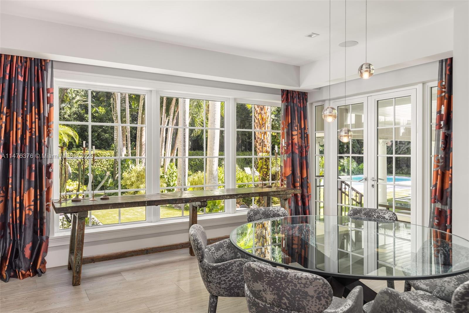 LEAFY WAY - Residential