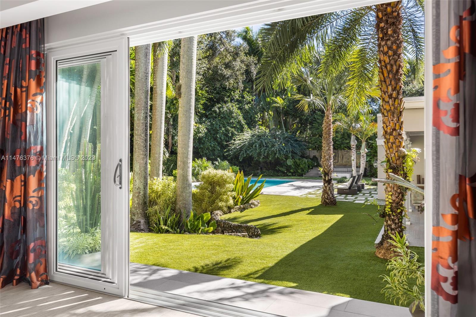 LEAFY WAY - Residential