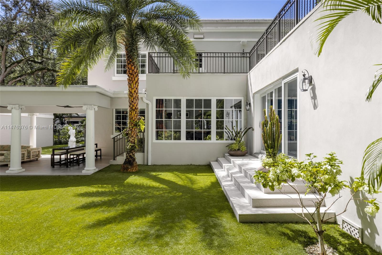 LEAFY WAY - Residential