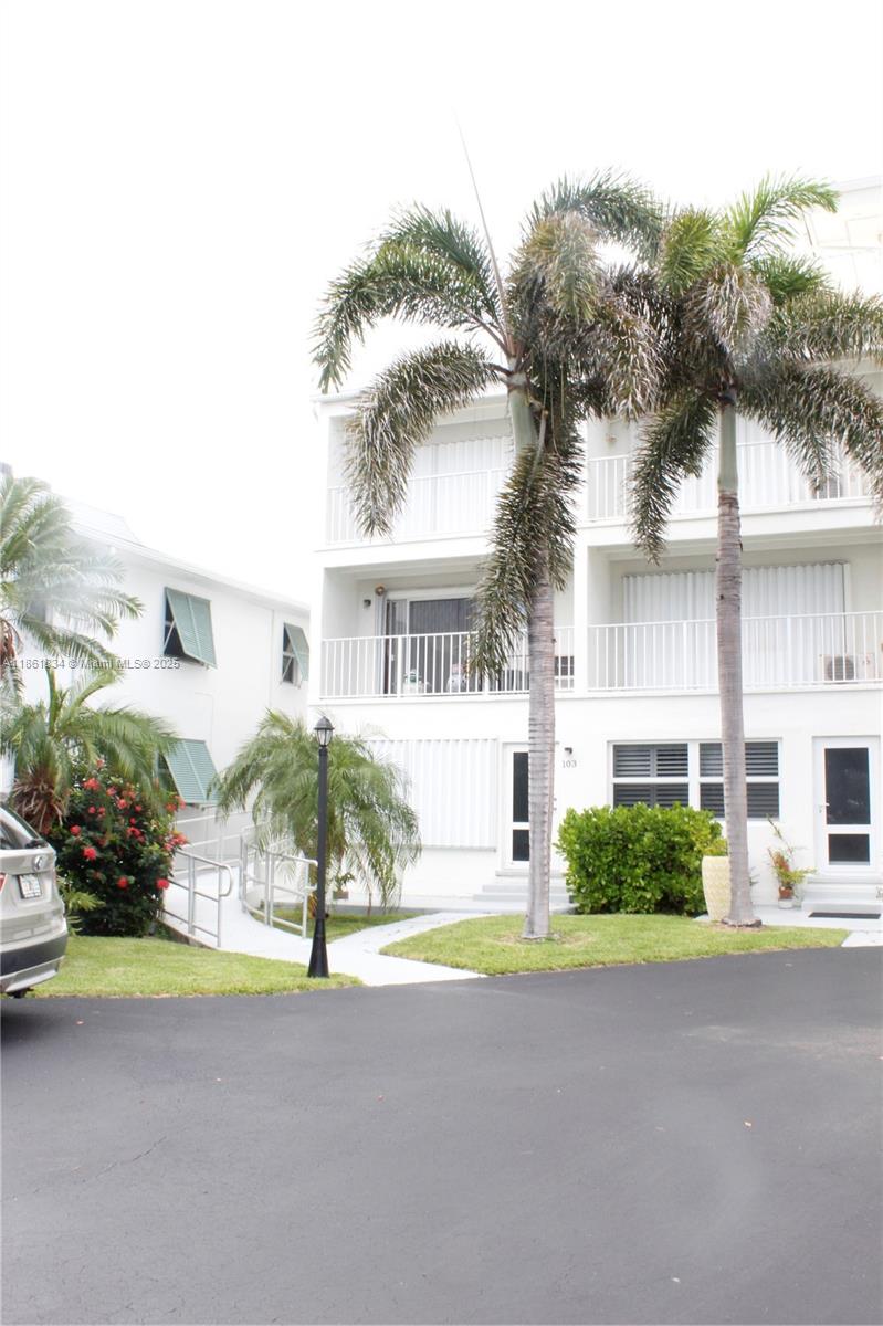 4001 S Ocean Blvd 103