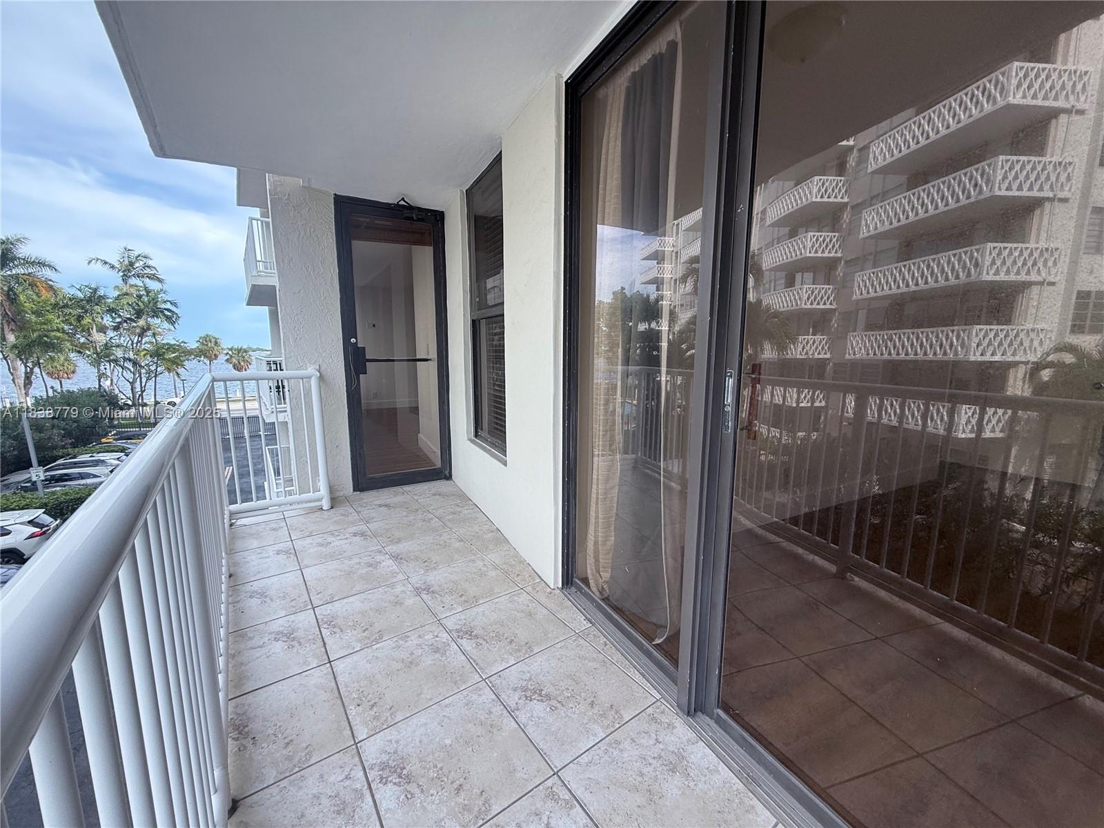 1440 Brickell Bay Dr 307
