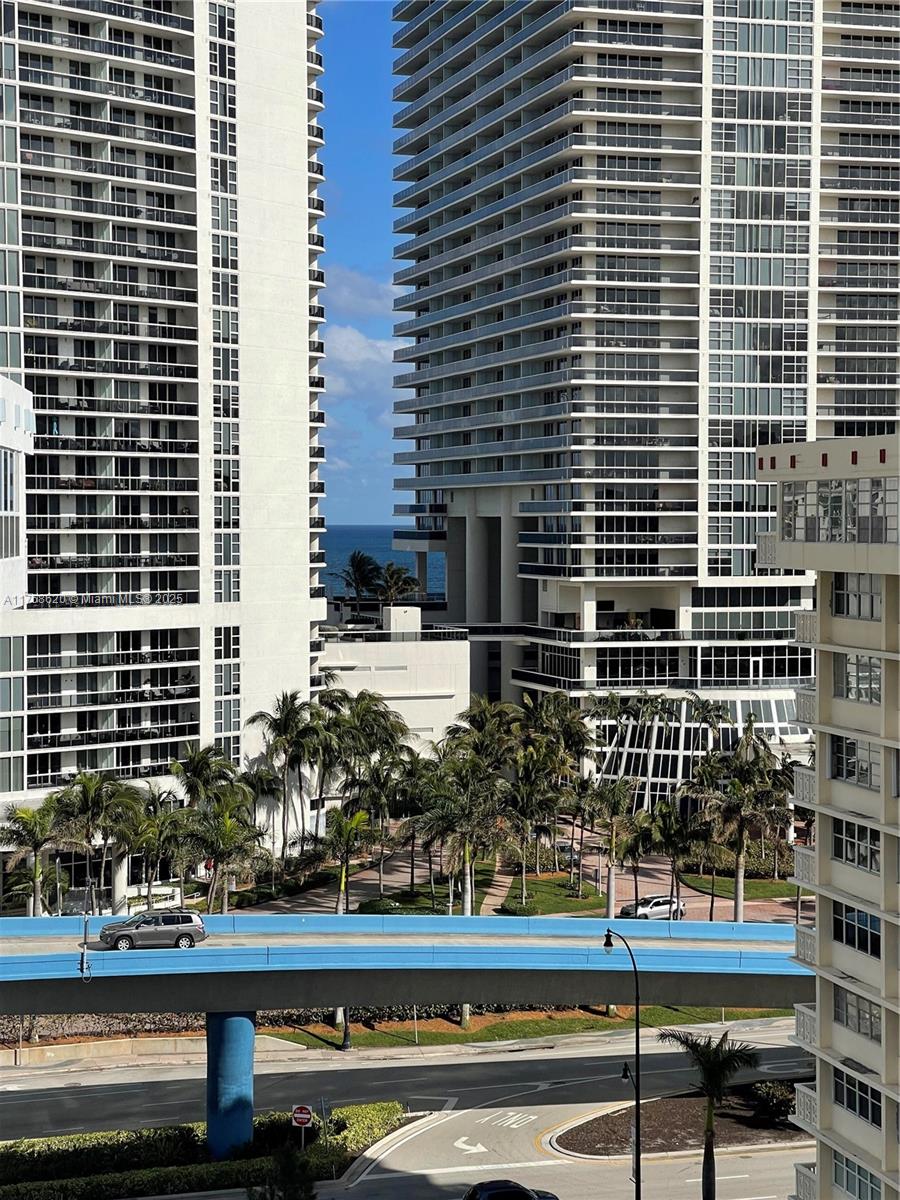 IMPERIAL TOWERS NORTH CON - Residential
