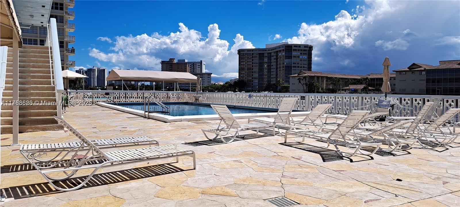 IMPERIAL TOWERS NORTH CON - Residential