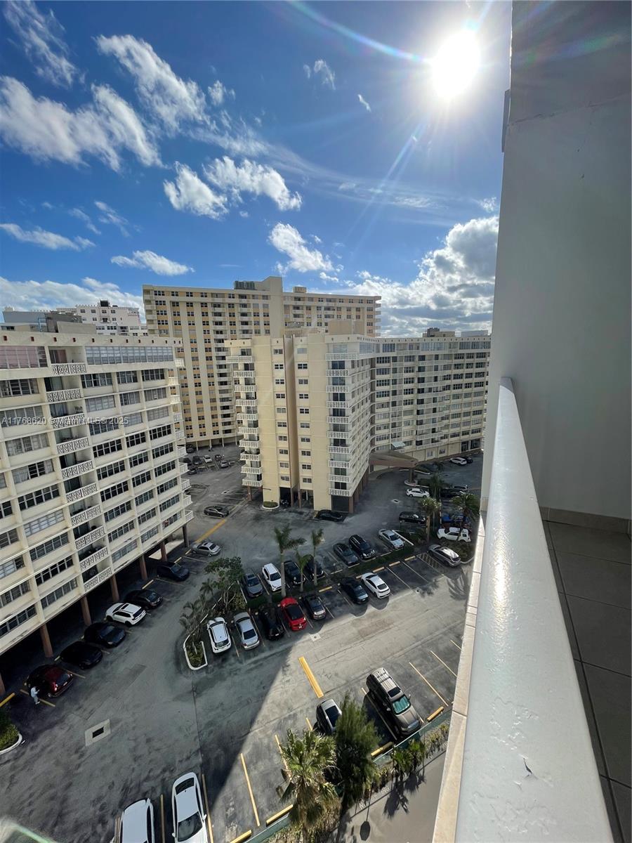 IMPERIAL TOWERS NORTH CON - Residential