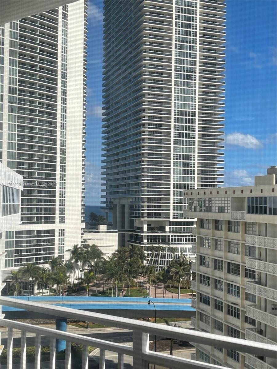 IMPERIAL TOWERS NORTH CON - Residential