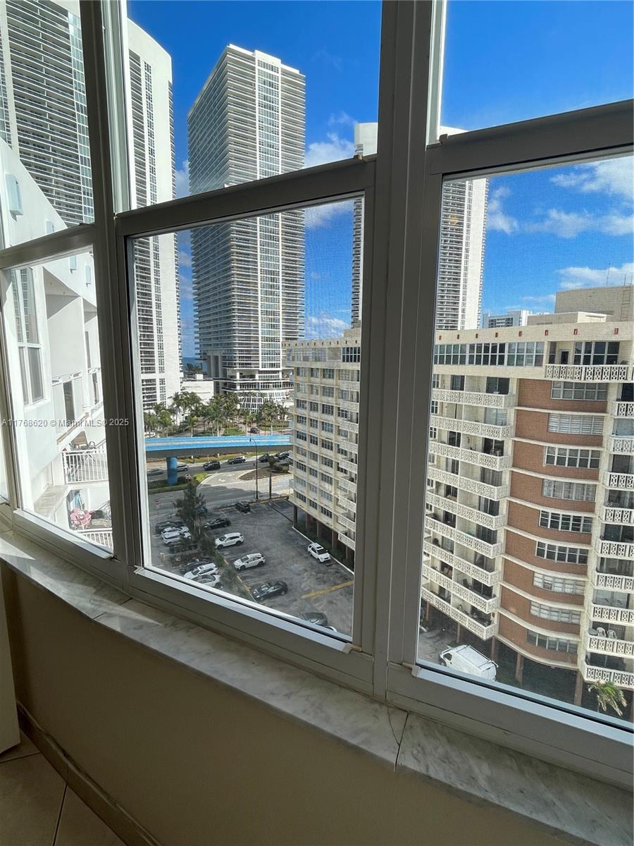 IMPERIAL TOWERS NORTH CON - Residential