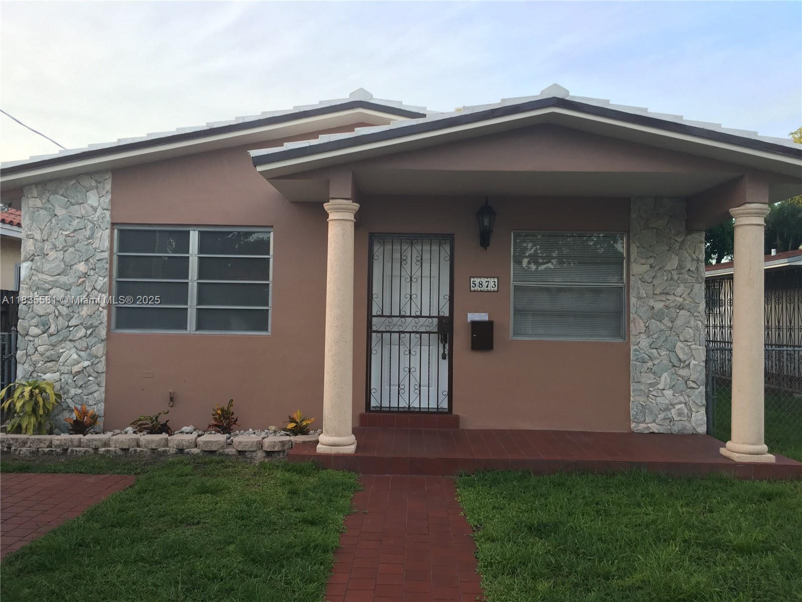 Central Location, in Central Miami near all mayor highways, features marble floor in the bedroom with California closets, ample Master Bedroom with walk in closets, remodeled bathrooms, very bright home well maintained, with Corian quarts counter tops, in the kitchen with plenty of cabinetry. Great spacious outside Terrace for entertaining
Don't miss out your commute will thank you.