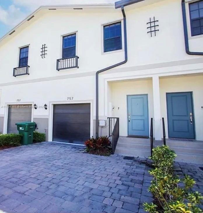 I'm excited to share details about a fantastic townhouse in the rapidly growing Regal Palm community of Florida City. Built-in 2022, this modern home offers convenient access to US-1, Florida Keys Outlet, Walmart, restaurants, and other amenities.
The townhouse features all bedrooms on the second floor, including a main bedroom with a spacious walk-in closet. With two and a half bathrooms, including a convenient half bath downstairs for guests, this home is perfect for families and entertaining. The open kitchen boasts new stainless steel appliances and the combined dining and family room create a welcoming space for gatherings.
The low monthly HOA fee of $80 makes this property attractive for starter families or investors—seller concessions.