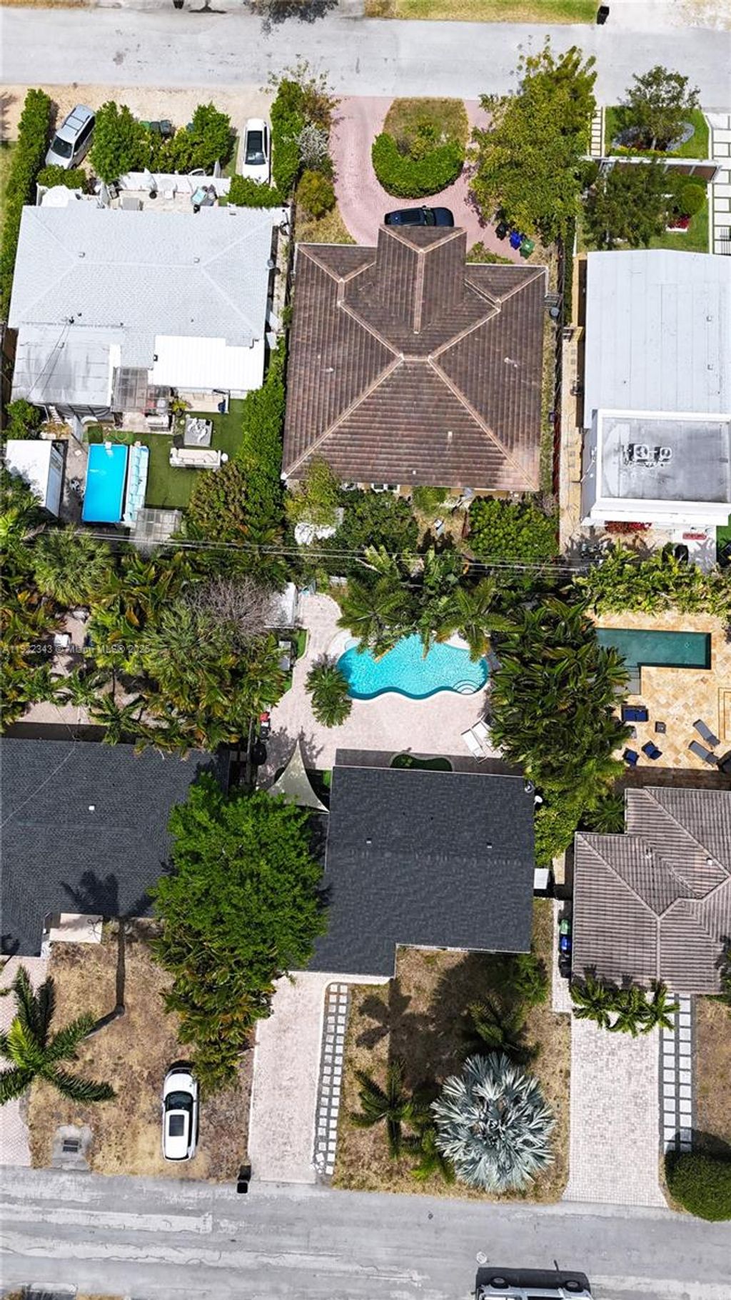 Photo of 1401 NE 14th Ct, Fort Lauderdale, FL 33304 (MLS # A11922343)