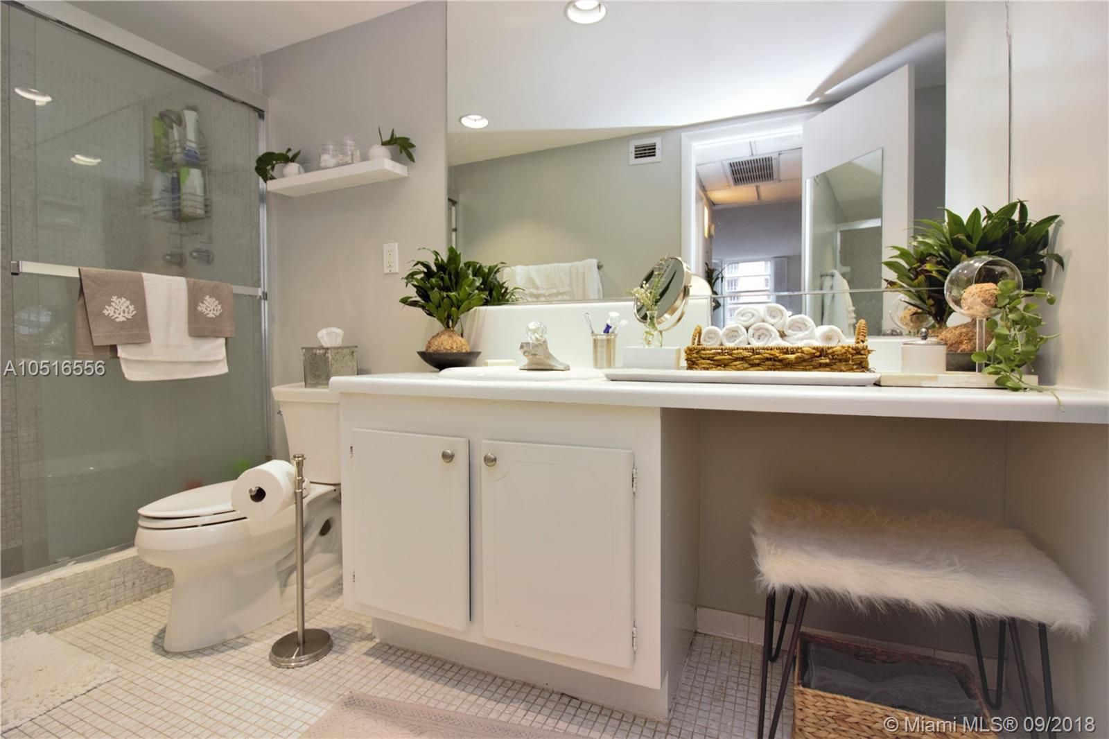 GABLES WATERWAY TOWERS CO - Residential Lease